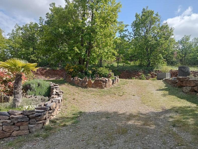 Gite De Cayssie Verrieres  Exterior photo